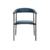 Cadeira Ohana com estrutura preta e assento azul, ideal para ambientes como sala de jantar e escritório.