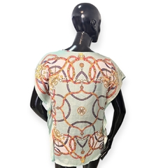 Blusa Acetinada Talita Kume na internet