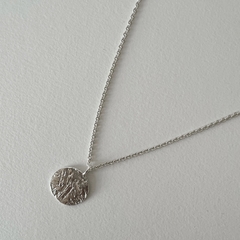collar universo en internet