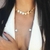 Colar choker feminino com pingentes em forma de corações, banhado a ouro 18K.