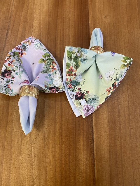 Guardanapo Floral - Fundo Colorido