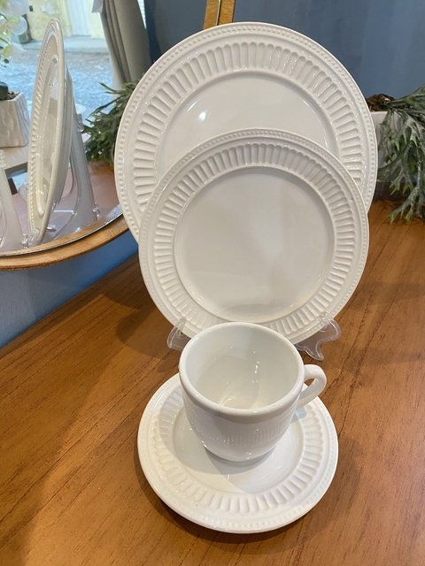 Aparelho de Jantar Poppy Branco 24 Peças