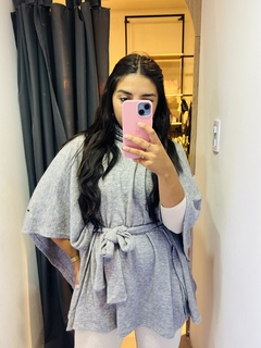 Poncho gris