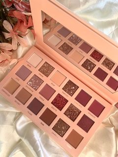 Paleta Sombras febella - Nude 18 Cores Princesa Cinderela - comprar online