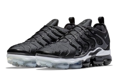AIR VAPORMAX PLUS BLACK WHITE