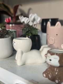 MACETA PERSONA "ACOSTADA" CERAMICA - comprar online