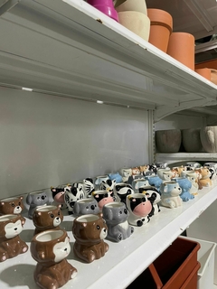 Imagen de MACETA ANIMAL "MONITO" CERAMICA