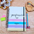 Imagem do Planner Professor Feminino com capa minimalista, perfeito para professoras que buscam uma organização simples e elegante.