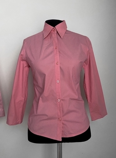 Camisa rosa na internet