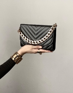 Bolsa de mão com alça corrente