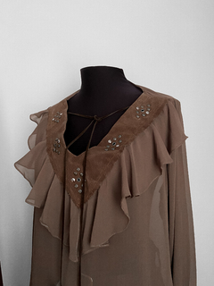 Blusa marrom CGC na internet