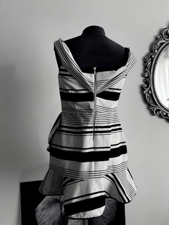 Vestidos ( listrado, preto) - loja online
