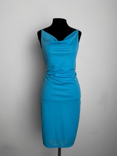 Vestido azul na internet