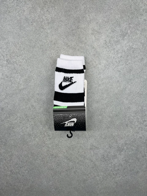 MEIA NIKE CANO ALTO BRANCO COM LISTRAS PRETAS