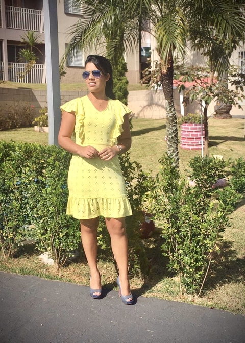 Vestido em Laise com babados