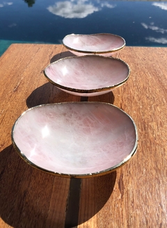 Bowl Quartzo Rosa Borda Ouro M - comprar online