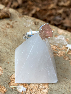 Anel Cristal Bruto Topázio Imperial na internet