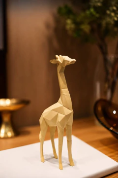Girafa decorativo em polirresina na internet