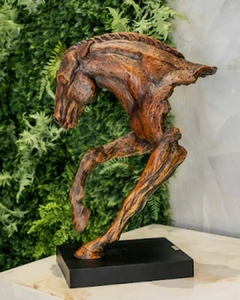 Escultura Cavalo Marchador
