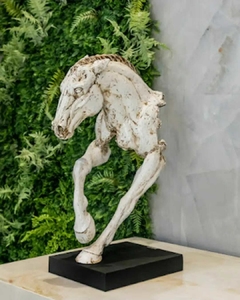 Escultura Cavalo Marchador - Charmin Decorações 