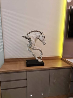 Escultura Cavalo Marchador - comprar online