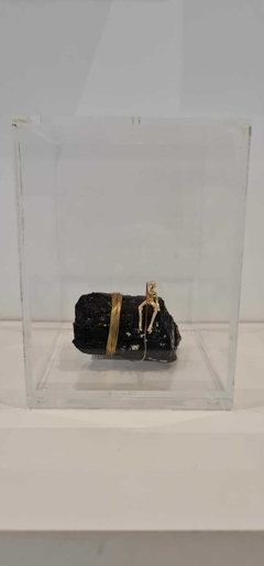 Escultura Serie pescador Turmalina negra ILUD.