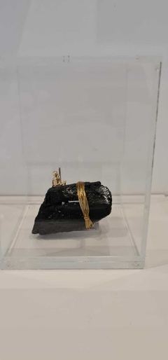 Escultura Serie pescador Turmalina negra ILUD. na internet