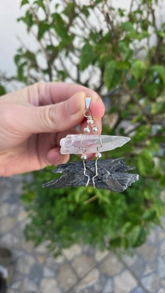 Pingente Ponta de Cristal e Cianita Negra - comprar online