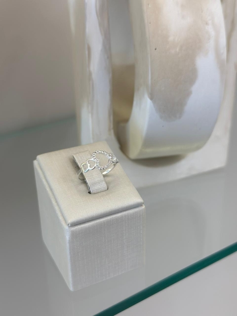 Anel coração cravejado e liso