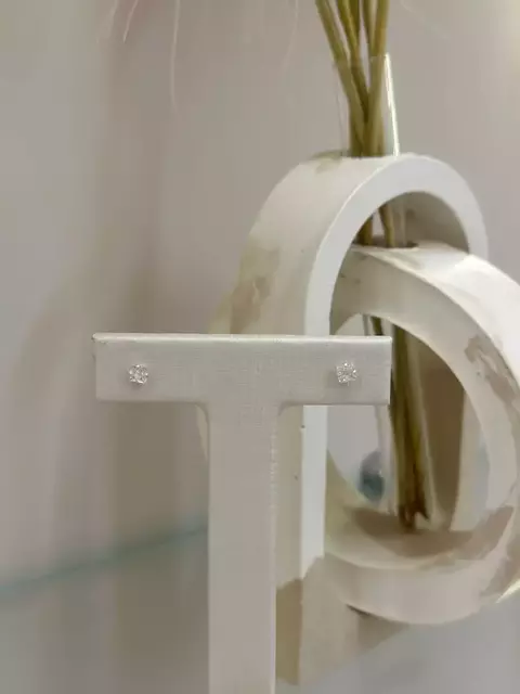 Brinco ponto de luz quadrado