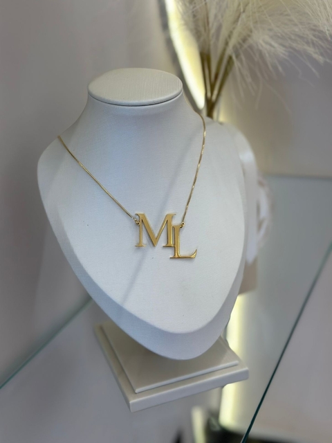 Colar monograma