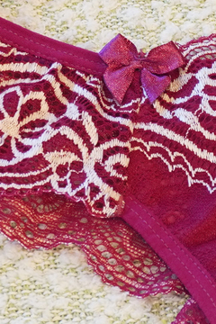 CONJUNTO DE LINGERIE ROSA E CREME RENDA COM ARO SEM BOJO CALCINHA COM FIO DUPLO na internet