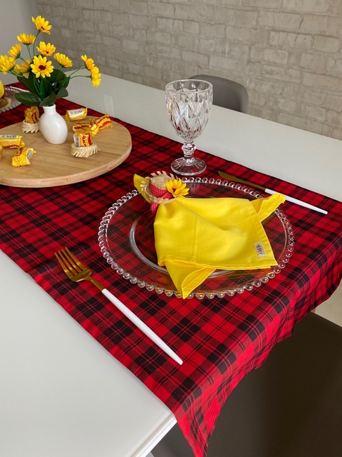 Trilho xadrez vermelho e preto 43x100 cm