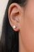 Brinco Ponto de Luz Yasmin banhado a ouro 18k, destacando um design elegante com pedra brilhante.