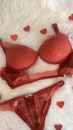 CONJUNTO COM BOJO SEXY na internet