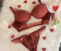 CONJUNTO COM BOJO SEXY