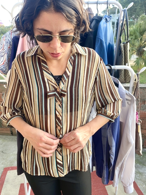 Camisa listrada marrom