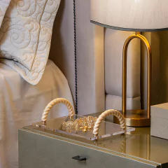 Bandeja De Acrilico Hara Maya Com 2 Alças 30x20x9 cm na internet