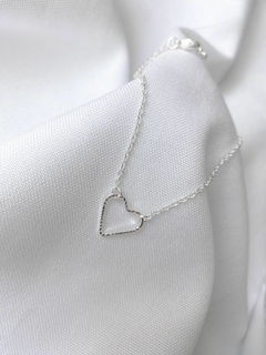 Pulseira coração vazado