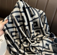 Lenço Toque Seda Quadrados PT/CZ/BR - comprar online