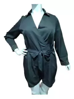 Macaquinho Plus Size Manga Longa com Enfeite