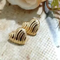 Brinco Coração Desenhado Banhado Ouro 18K na internet