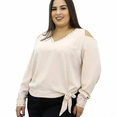 Blusa Social Ombro Vazado e Enfeites Prateados