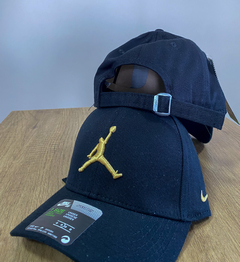 Boné Nike Air Jordan - Preto C/ Dourado - comprar online