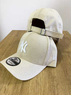 Boné New Era NewYork Yankees - Bege C/ Branco - comprar online