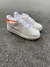 NIKE AIR FORCE BRANCO SOLADO CARAMELO