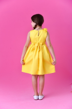 Vestido em alfaiataria Encanto na internet