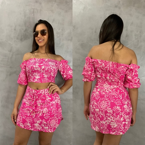 Conjunto Cropped e shorts saia
