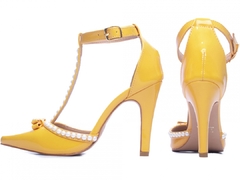Scarpin Luxo e Glamour – Salto Fino 9cm - Detalhe Pérolas em ABS Amarelo - comprar online