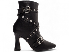 Bota Bico Fino Cano Médio - Sofisticação e Conforto em Preto com Detalhes Prateados - comprar online